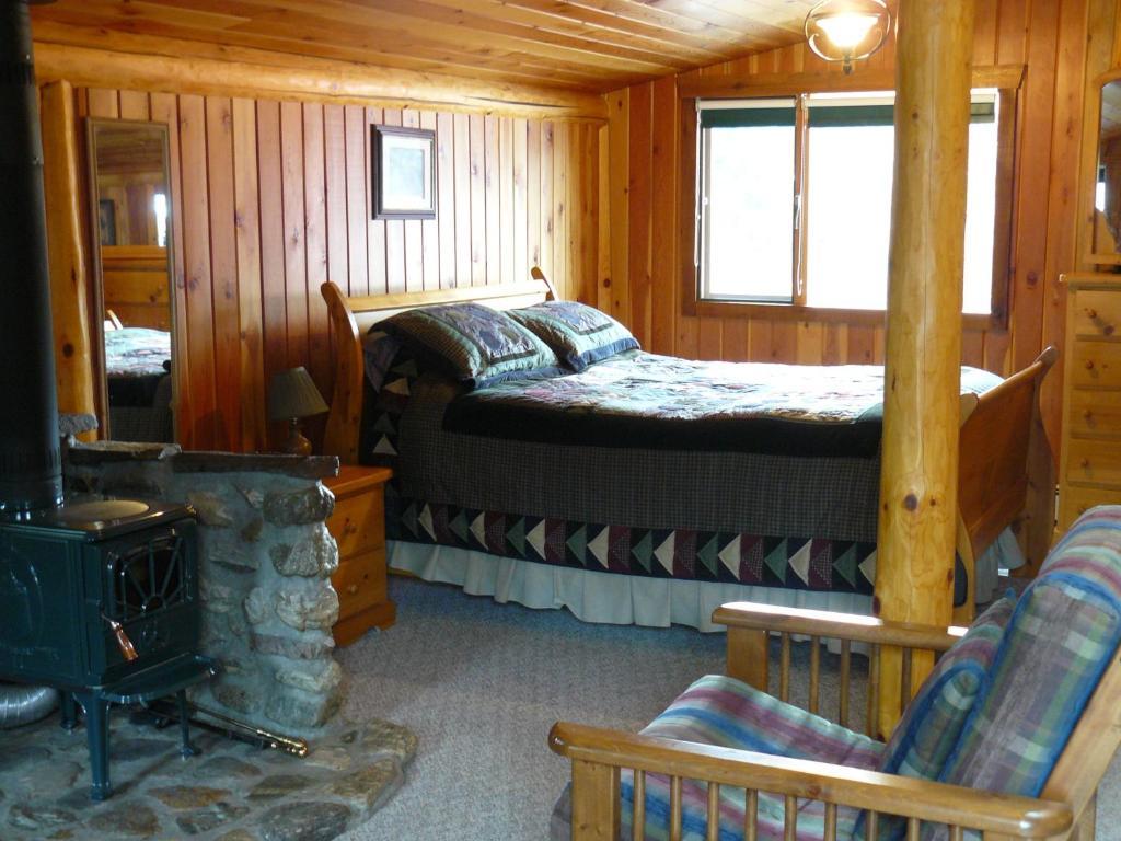 Hitching Post Resort Kelowna Rum bild