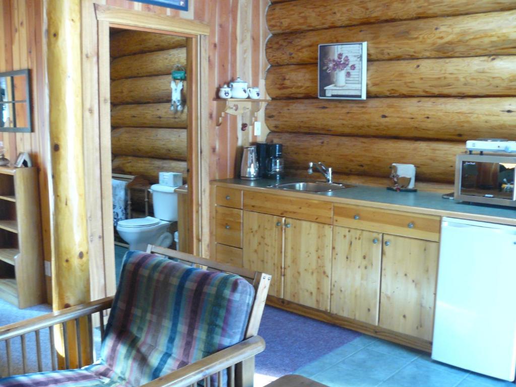Hitching Post Resort Kelowna Rum bild