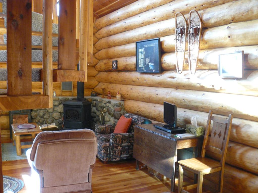 Hitching Post Resort Kelowna Rum bild