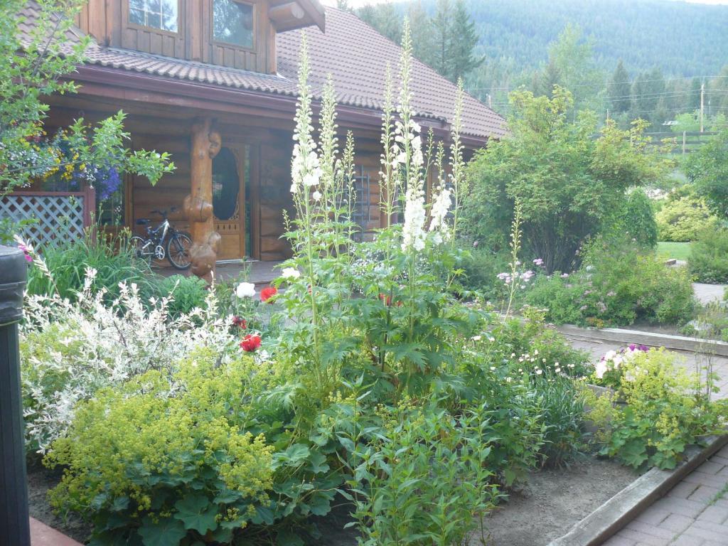 Hitching Post Resort Kelowna Exteriör bild