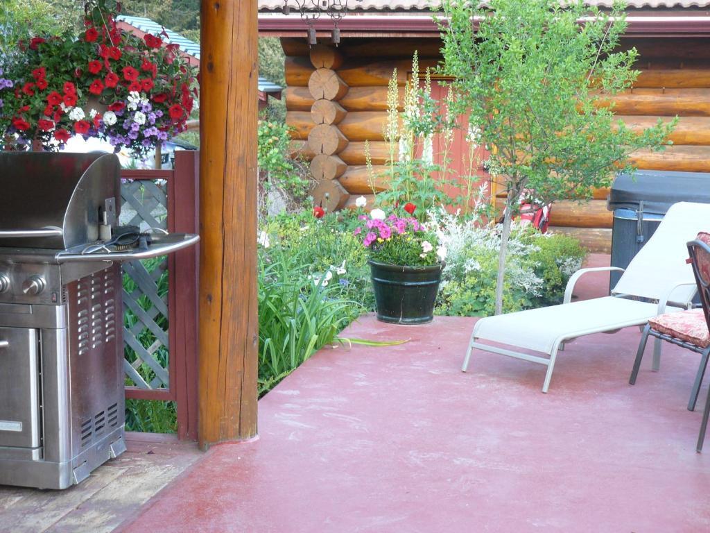 Hitching Post Resort Kelowna Rum bild